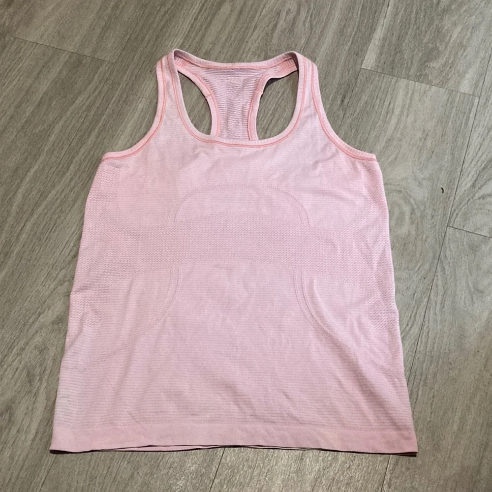 Lululemon - Picture 1 of 6